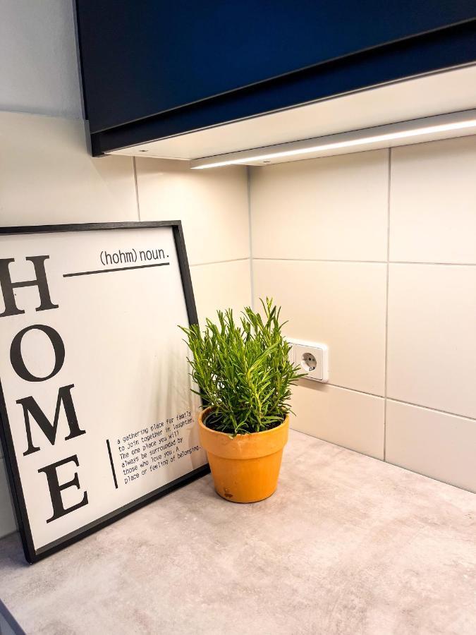 Appartement 01 Bedroom In Mitte-Up To 5 People-Private Free Parking Berlijn