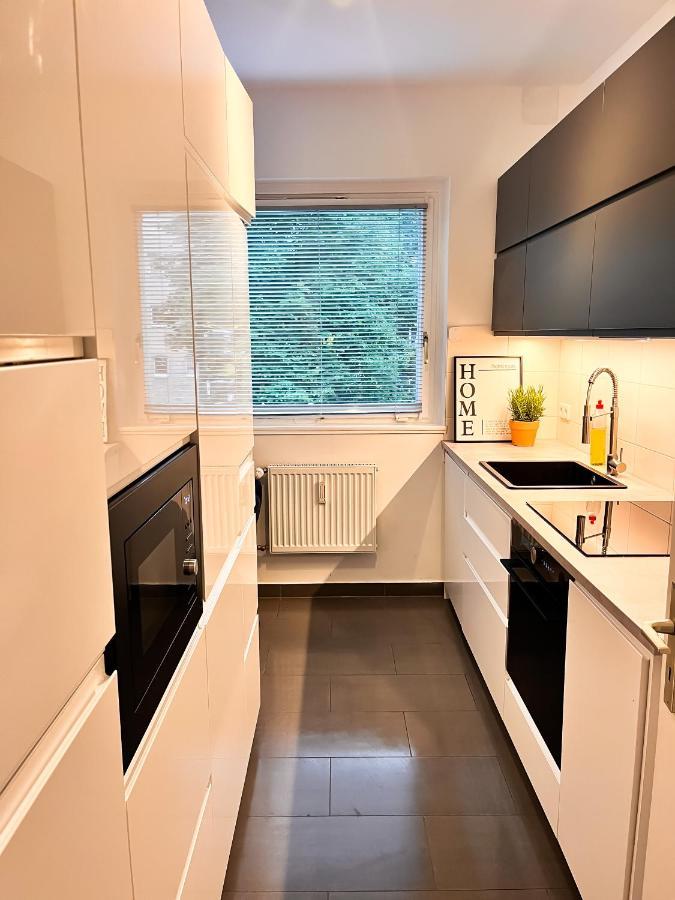 01 Bedroom In Mitte-Up To 5 People-Private Free Parking Appartement Berlijn