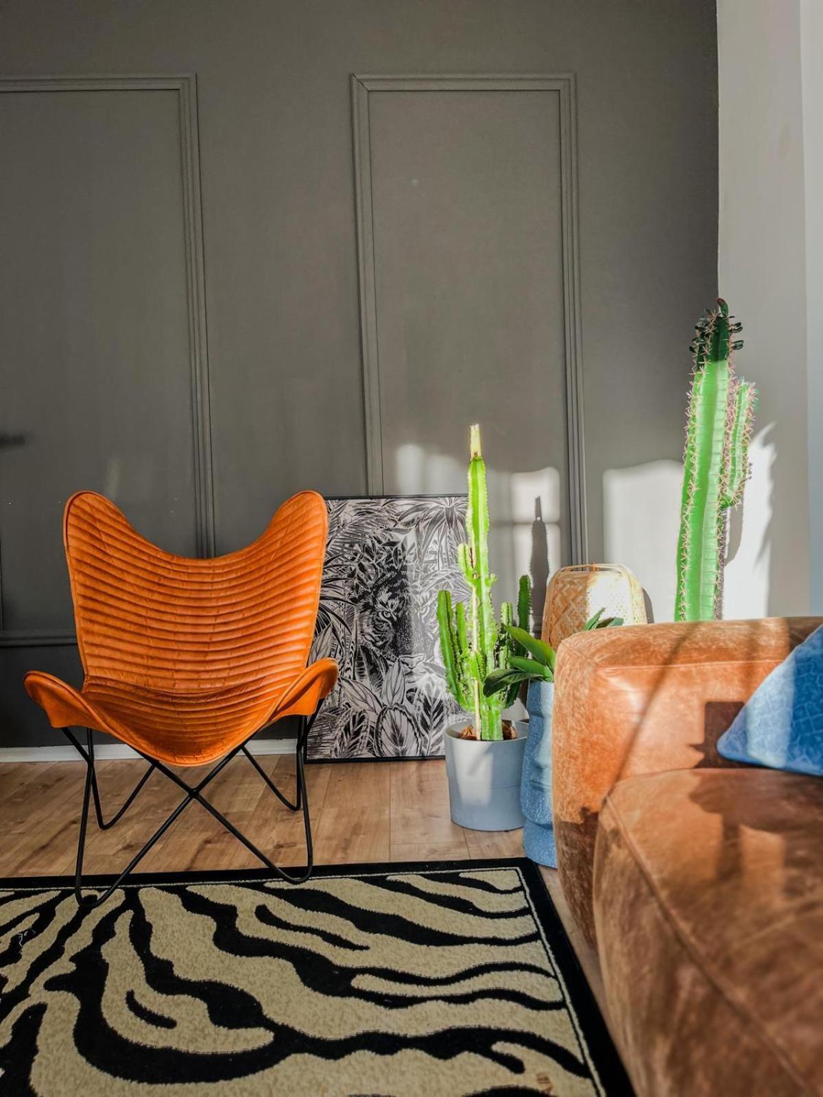 Appartement 01 Bedroom In Mitte-Up To 5 People-Private Free Parking Berlijn