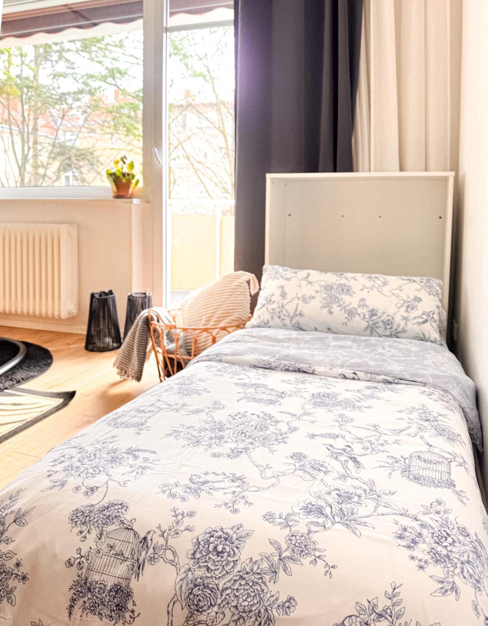 Appartement 01 Bedroom In Mitte-Up To 5 People-Private Free Parking Berlijn